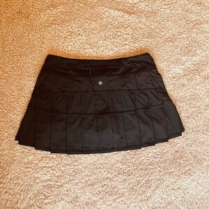 Lululemon Run Pace Setter Skirt size 8 - black